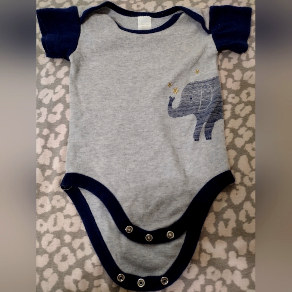 Babyliss short sleeve onesie with elephant design, gray and blue, size 6-9M